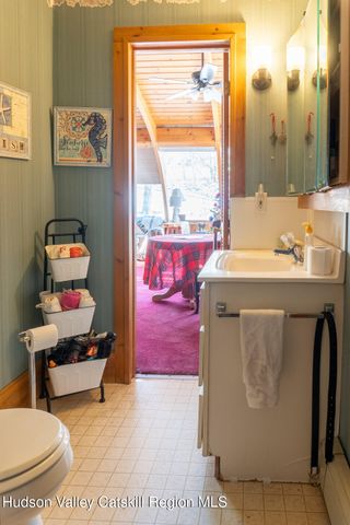 11 Dunbar Road, Hudson, NY 12534