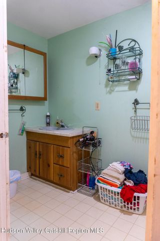 11 Dunbar Road, Hudson, NY 12534