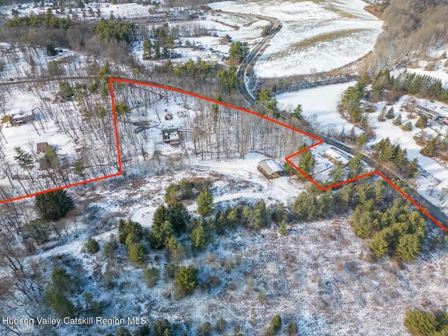 11 Dunbar Road, Hudson, NY 12534