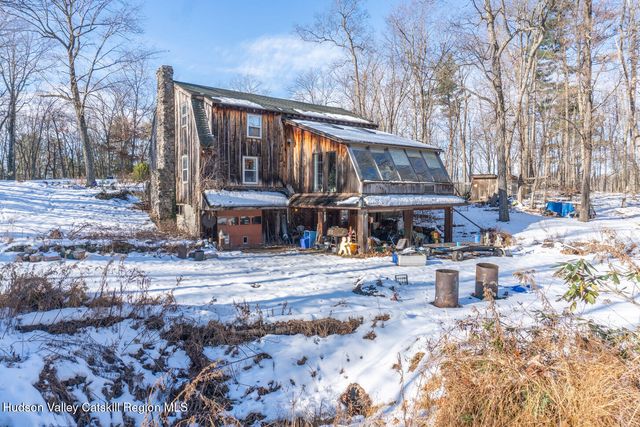 11 Dunbar Road, Hudson, NY 12534