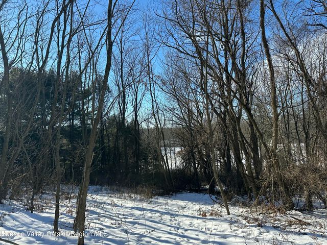 11 Dunbar Road, Hudson, NY 12534