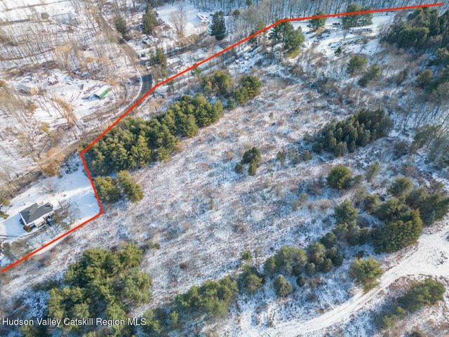 11 Dunbar Road, Hudson, NY 12534