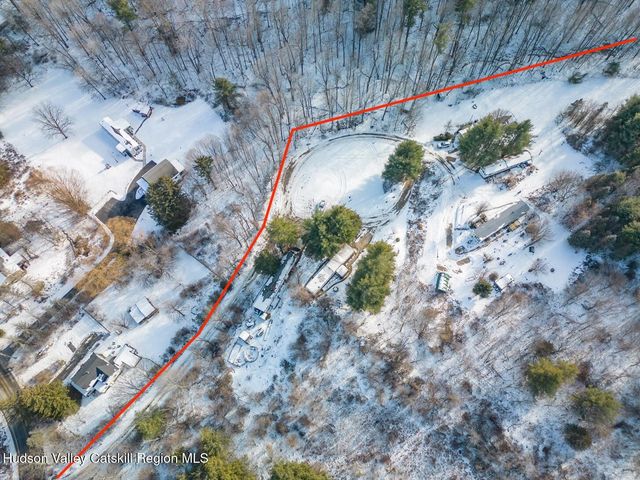 11 Dunbar Road, Hudson, NY 12534