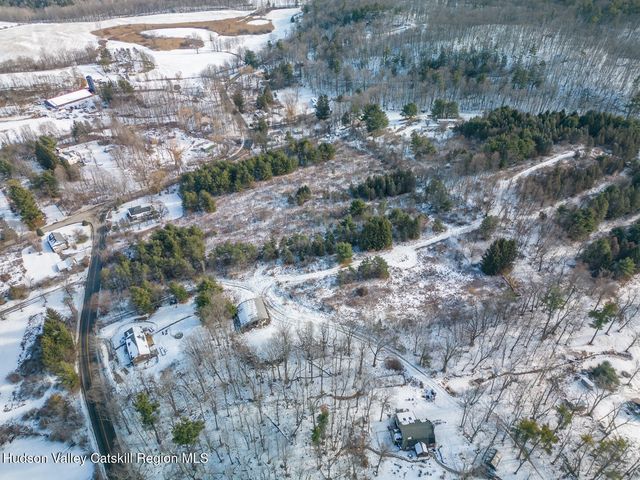 11 Dunbar Road, Hudson, NY 12534