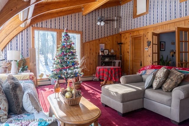 11 Dunbar Road, Hudson, NY 12534