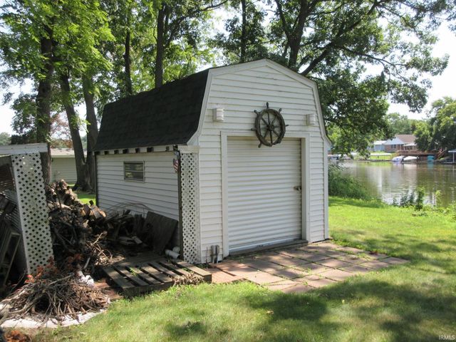 3102 E McKinley Drive, Monon, IN 47959