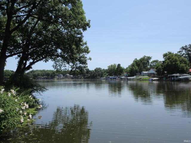 3102 E McKinley Drive, Monon, IN 47959