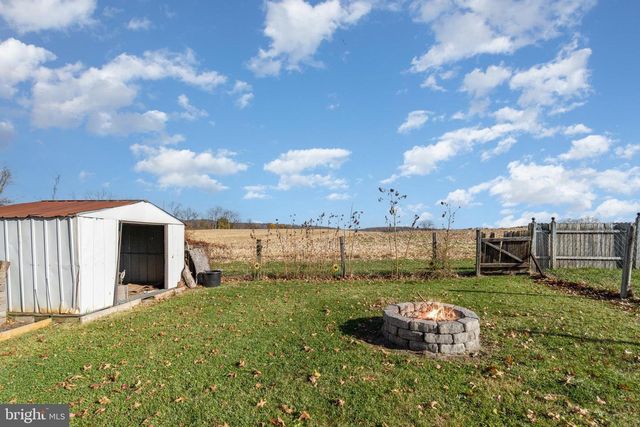 390 E FRONT ST, Lewisberry, PA 17339