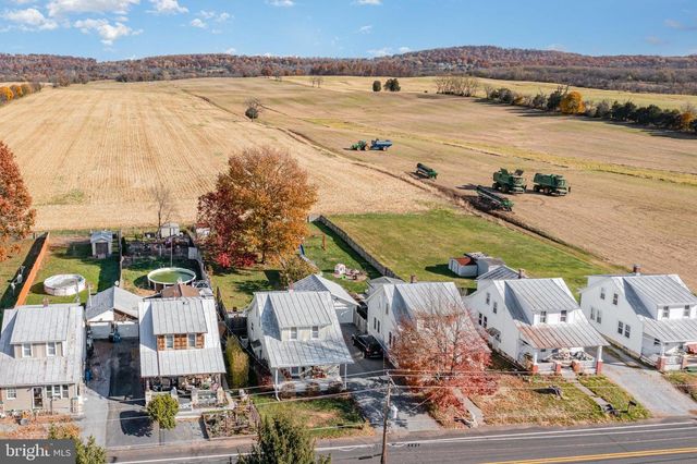 390 E FRONT ST, Lewisberry, PA 17339