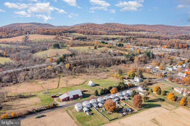 390 E FRONT ST, Lewisberry, PA 17339