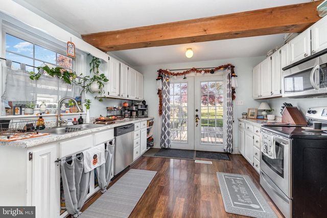 390 E FRONT ST, Lewisberry, PA 17339