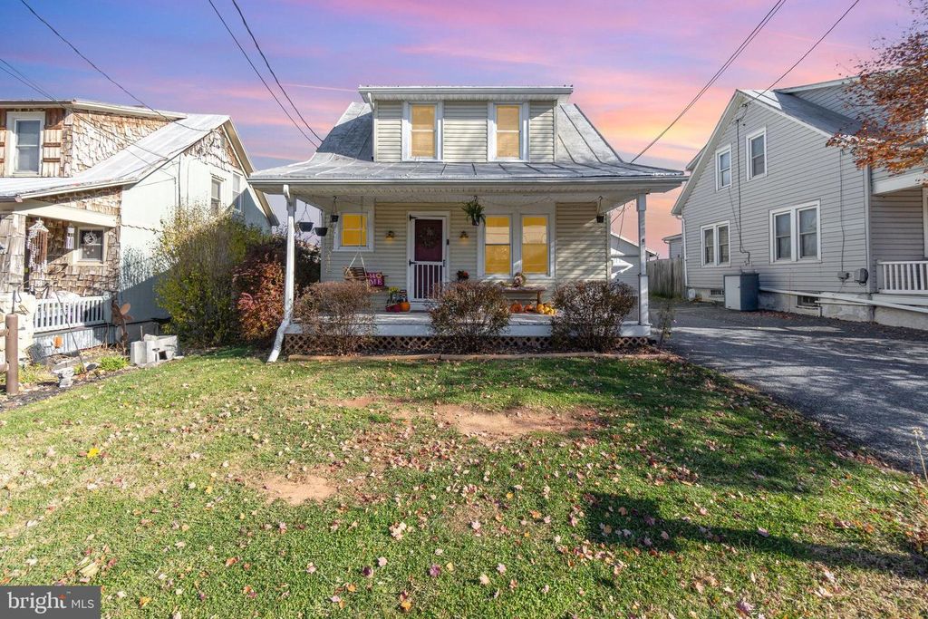 390 E FRONT ST, Lewisberry, PA 17339