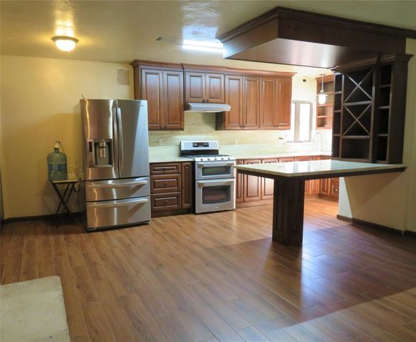 1006 Avenue L, South Houston, TX 77587