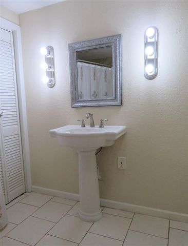 1006 Avenue L, South Houston, TX 77587