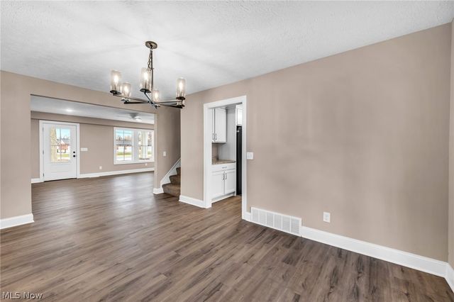 3006 Abbe Road, Sheffield Village, OH 44054