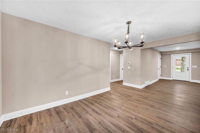 3006 Abbe Road, Sheffield Village, OH 44054