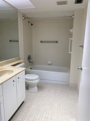 13055 SW 15th Ct 311S, Pembroke Pines, FL 33027
