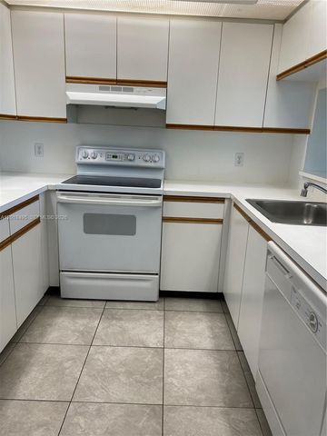 13055 SW 15th Ct 311S, Pembroke Pines, FL 33027
