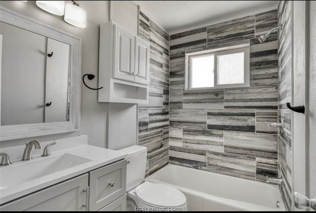 1115 Merry Oaks Drive, College Station, TX 77840