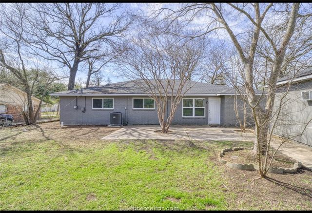 1115 Merry Oaks Drive, College Station, TX 77840