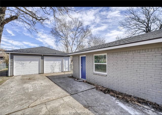 1115 Merry Oaks Drive, College Station, TX 77840