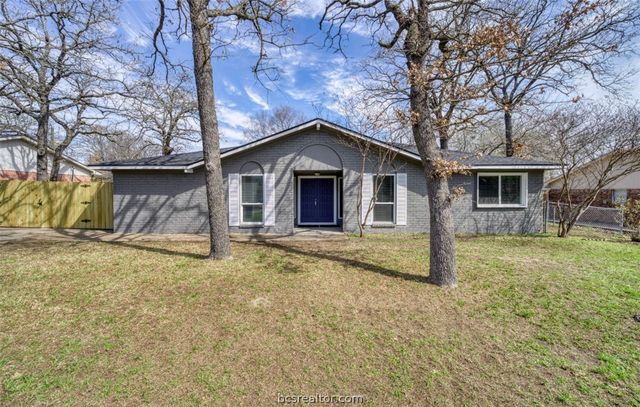 1115 Merry Oaks Drive, College Station, TX 77840