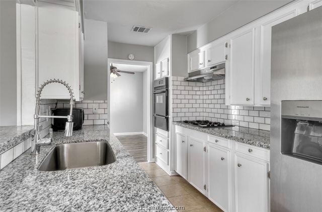 1115 Merry Oaks Drive, College Station, TX 77840