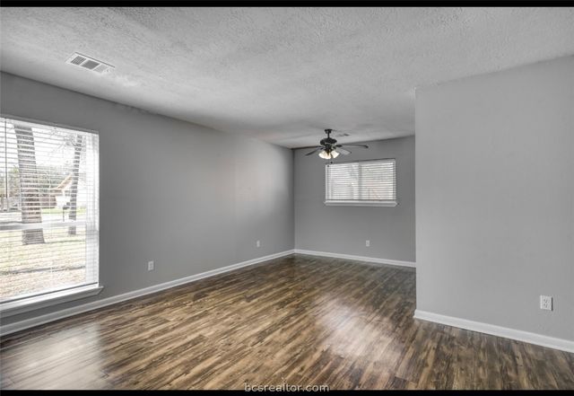 1115 Merry Oaks Drive, College Station, TX 77840