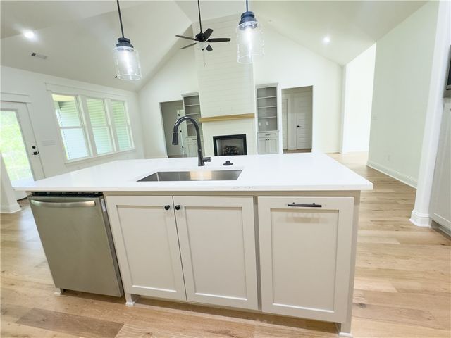 1 Larkhall Circle, Bella Vista, AR 72715