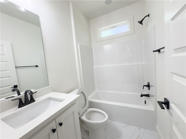 1 Larkhall Circle, Bella Vista, AR 72715