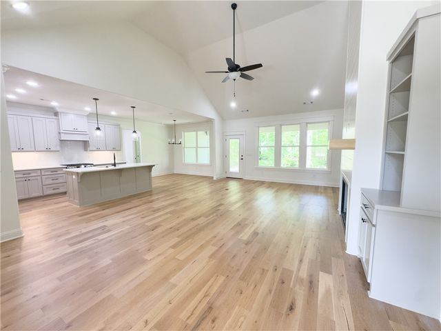 1 Larkhall Circle, Bella Vista, AR 72715