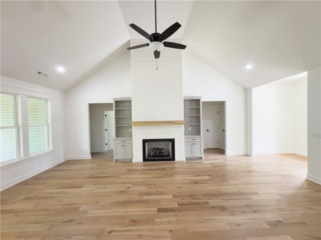 1 Larkhall Circle, Bella Vista, AR 72715