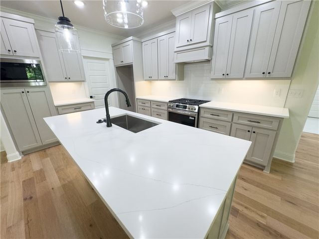 1 Larkhall Circle, Bella Vista, AR 72715
