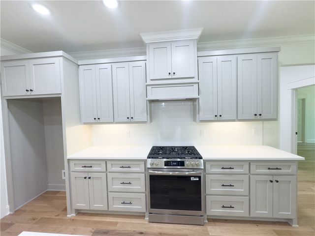 1 Larkhall Circle, Bella Vista, AR 72715