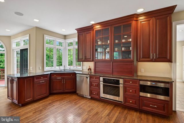 606 LONGCHAMPS DR, Devon, PA 19333