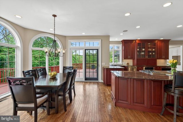 606 LONGCHAMPS DR, Devon, PA 19333