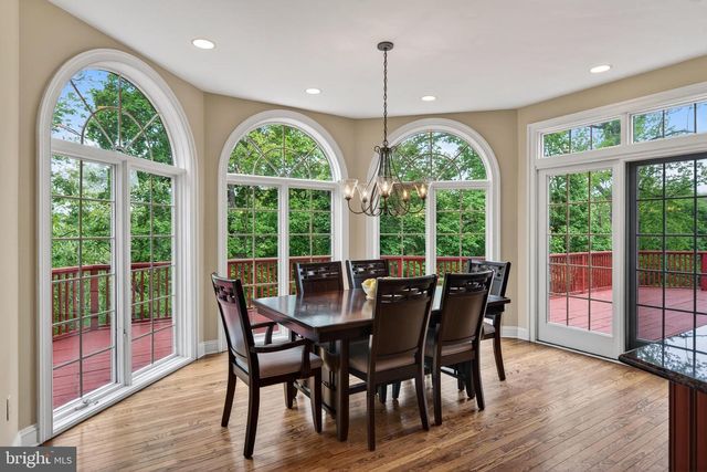 606 LONGCHAMPS DR, Devon, PA 19333