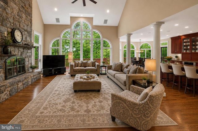 606 LONGCHAMPS DR, Devon, PA 19333