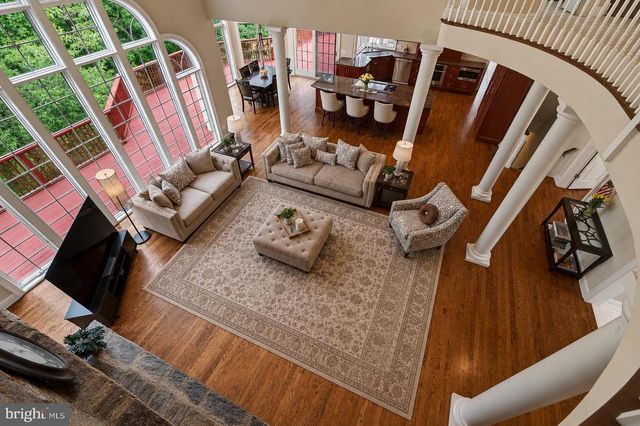 606 LONGCHAMPS DR, Devon, PA 19333