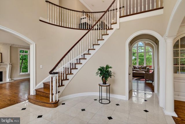 606 LONGCHAMPS DR, Devon, PA 19333