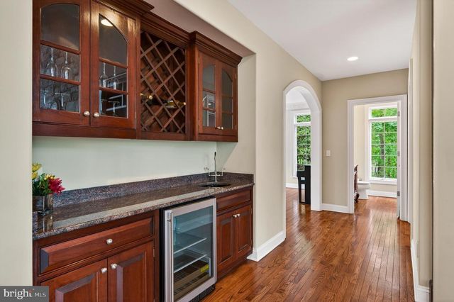 606 LONGCHAMPS DR, Devon, PA 19333