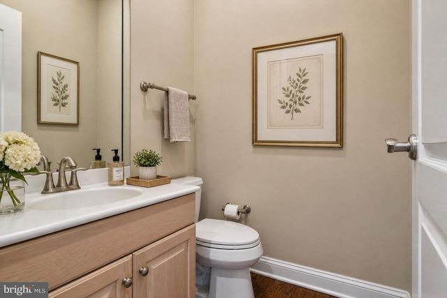 606 LONGCHAMPS DR, Devon, PA 19333