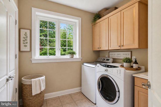 606 LONGCHAMPS DR, Devon, PA 19333