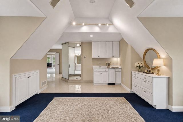 606 LONGCHAMPS DR, Devon, PA 19333