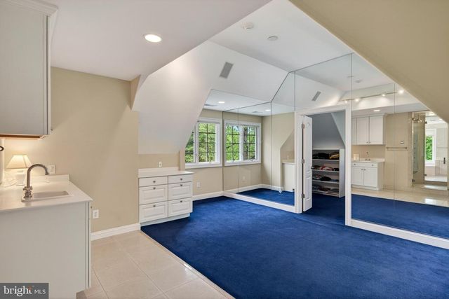 606 LONGCHAMPS DR, Devon, PA 19333