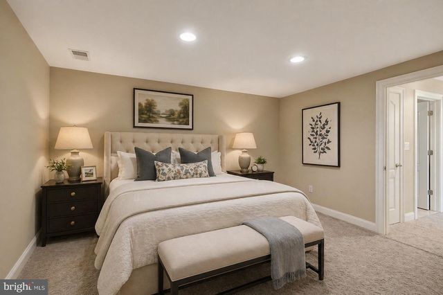 606 LONGCHAMPS DR, Devon, PA 19333