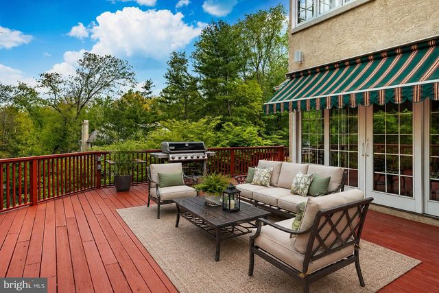 606 LONGCHAMPS DR, Devon, PA 19333
