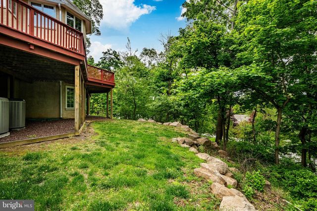 606 LONGCHAMPS DR, Devon, PA 19333
