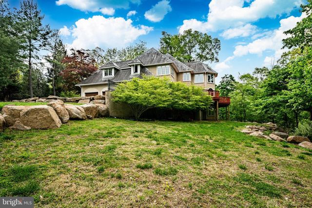 606 LONGCHAMPS DR, Devon, PA 19333