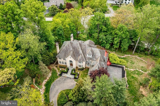 606 LONGCHAMPS DR, Devon, PA 19333